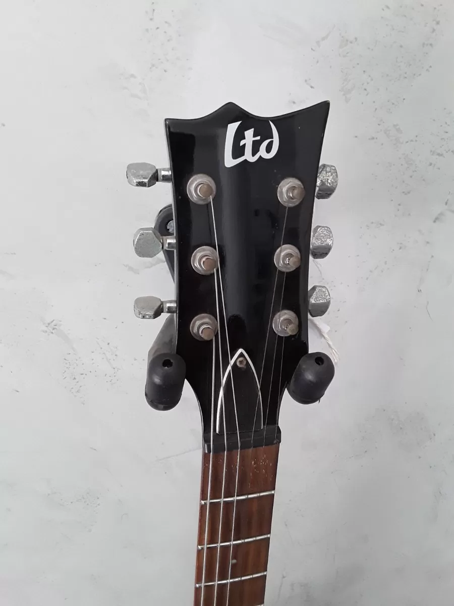 Guitarra Ltd Viper 50