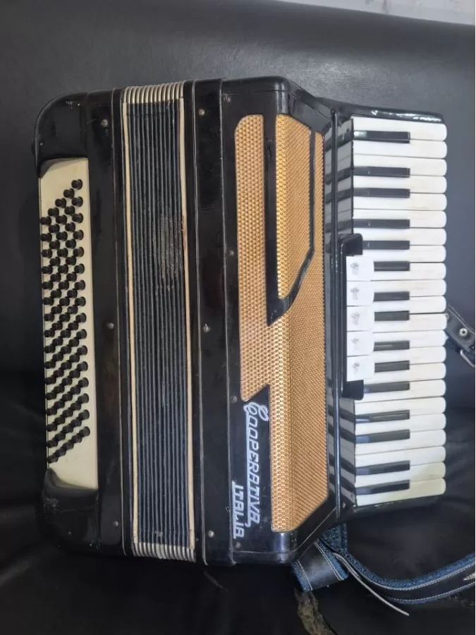 Acordeon Cooperativa Italia 80 baixos