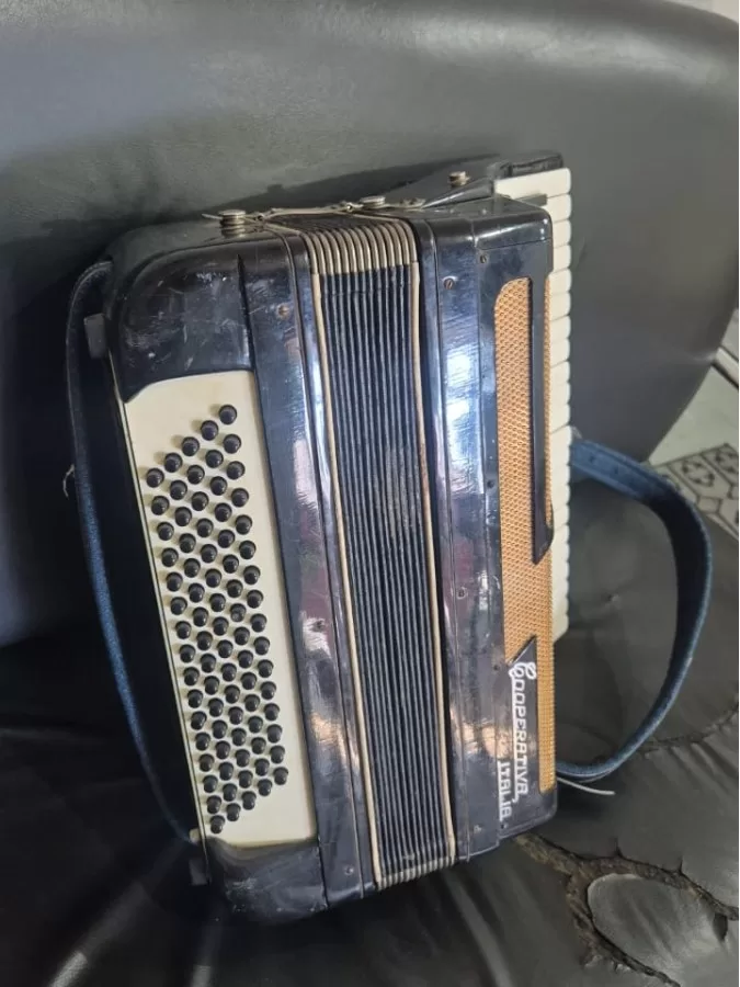 Acordeon Cooperativa Italia 80 baixos
