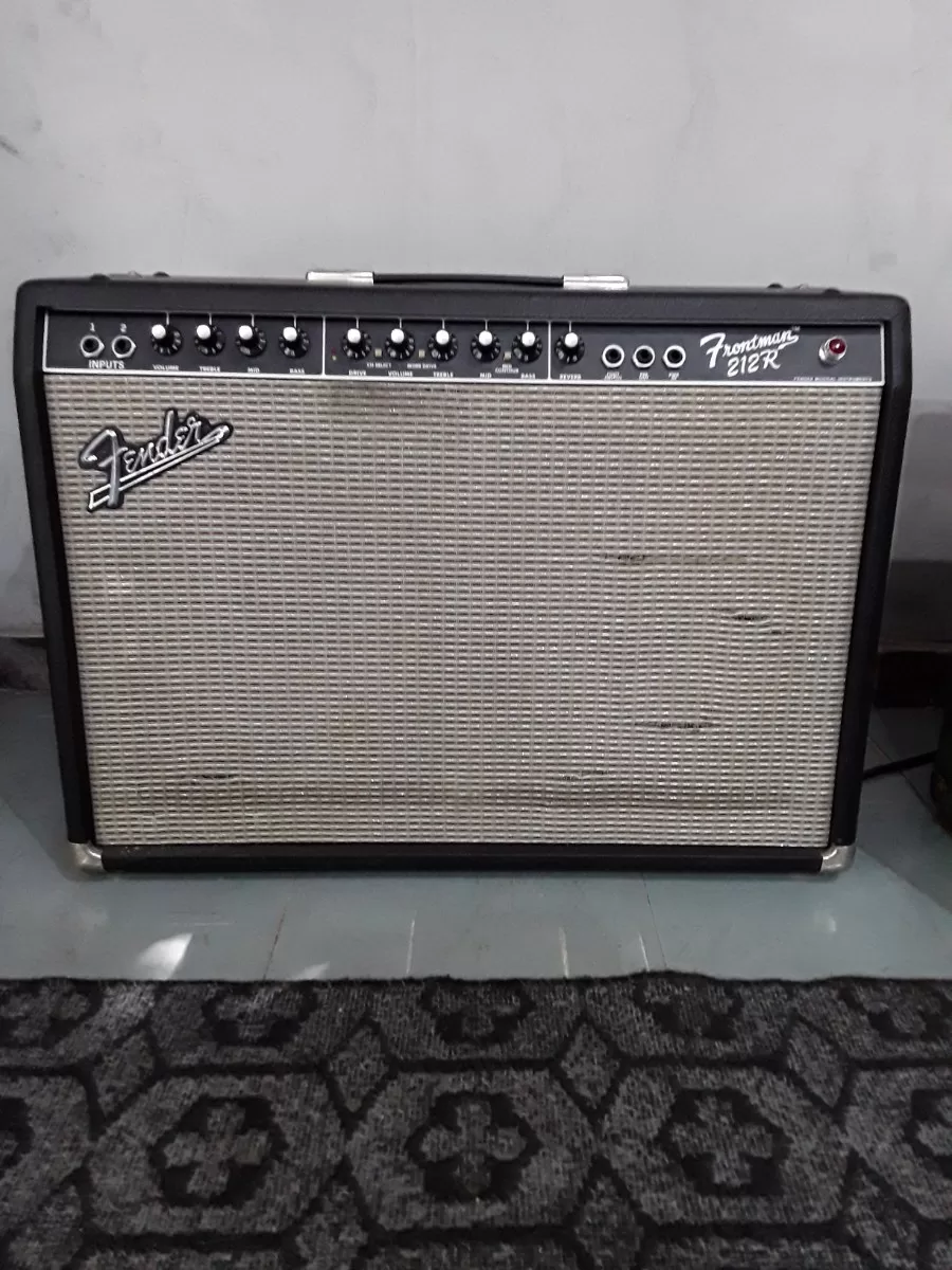 Amplificador Fender Frontaman 212r