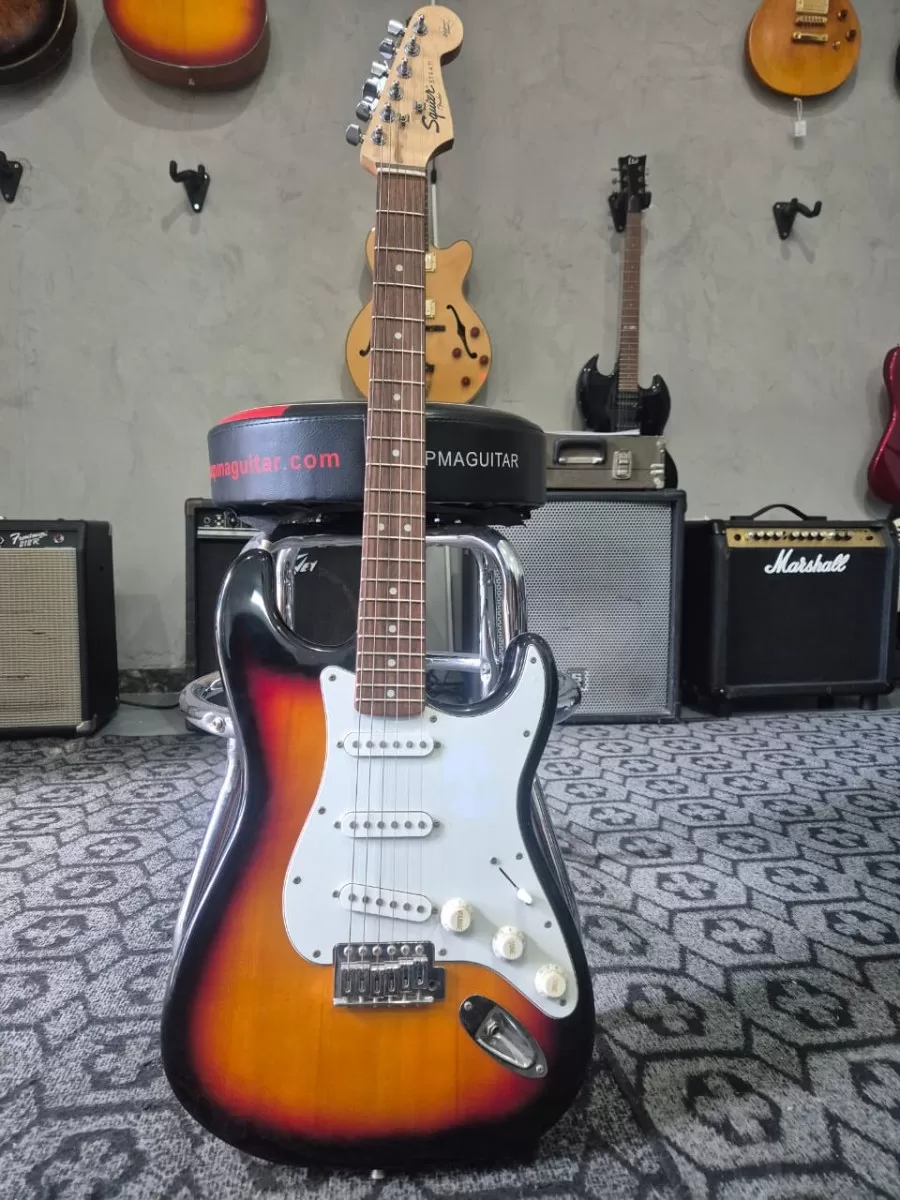Guitarra Squier Stratocaster