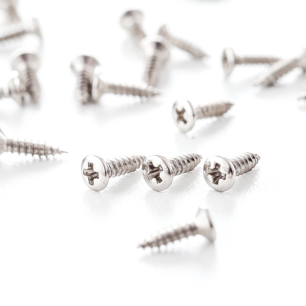 Parafuso 2,5x10 mm niquelado