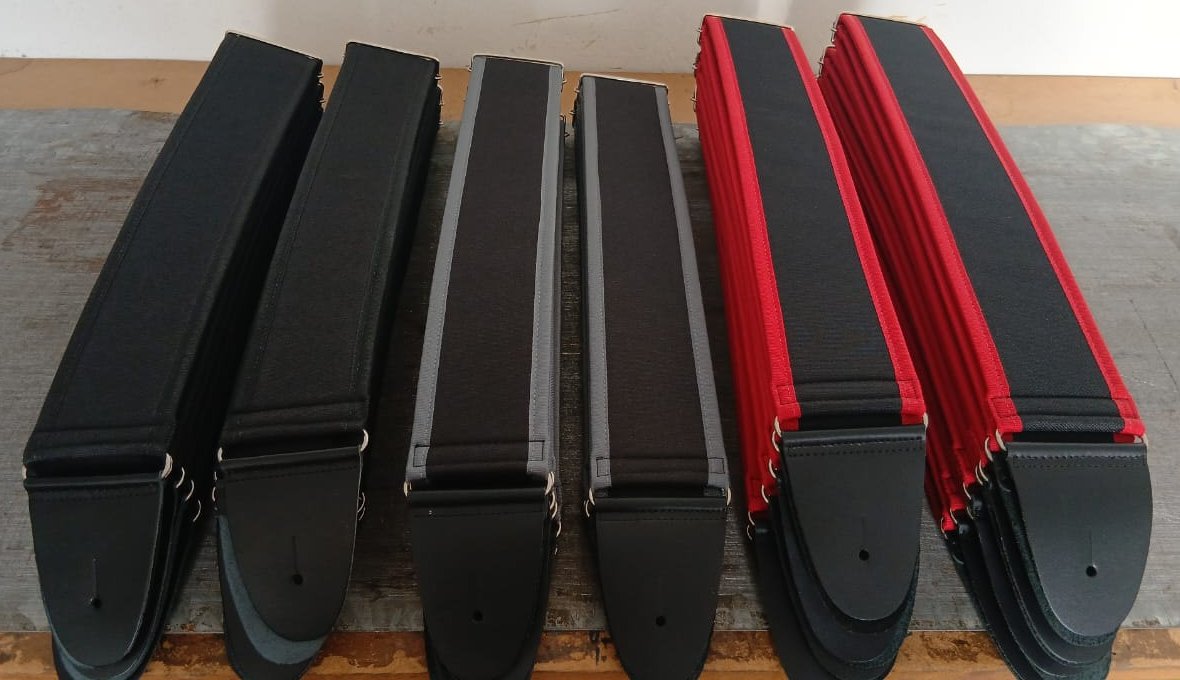 Correia Cs7 Larga Acolchoada (preta, borda cinza ou vermelha)