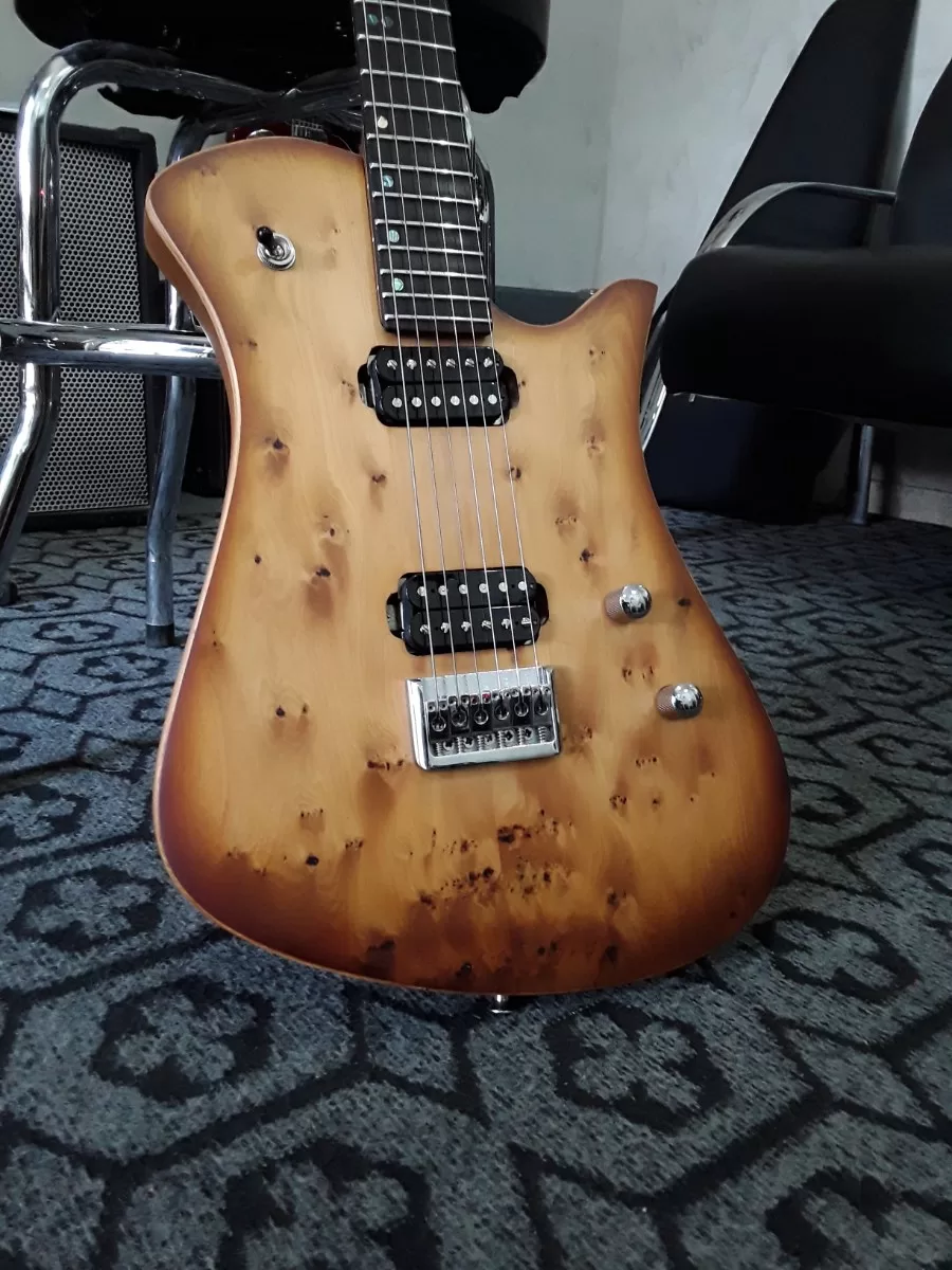 Guitarra Hutsch Moderna