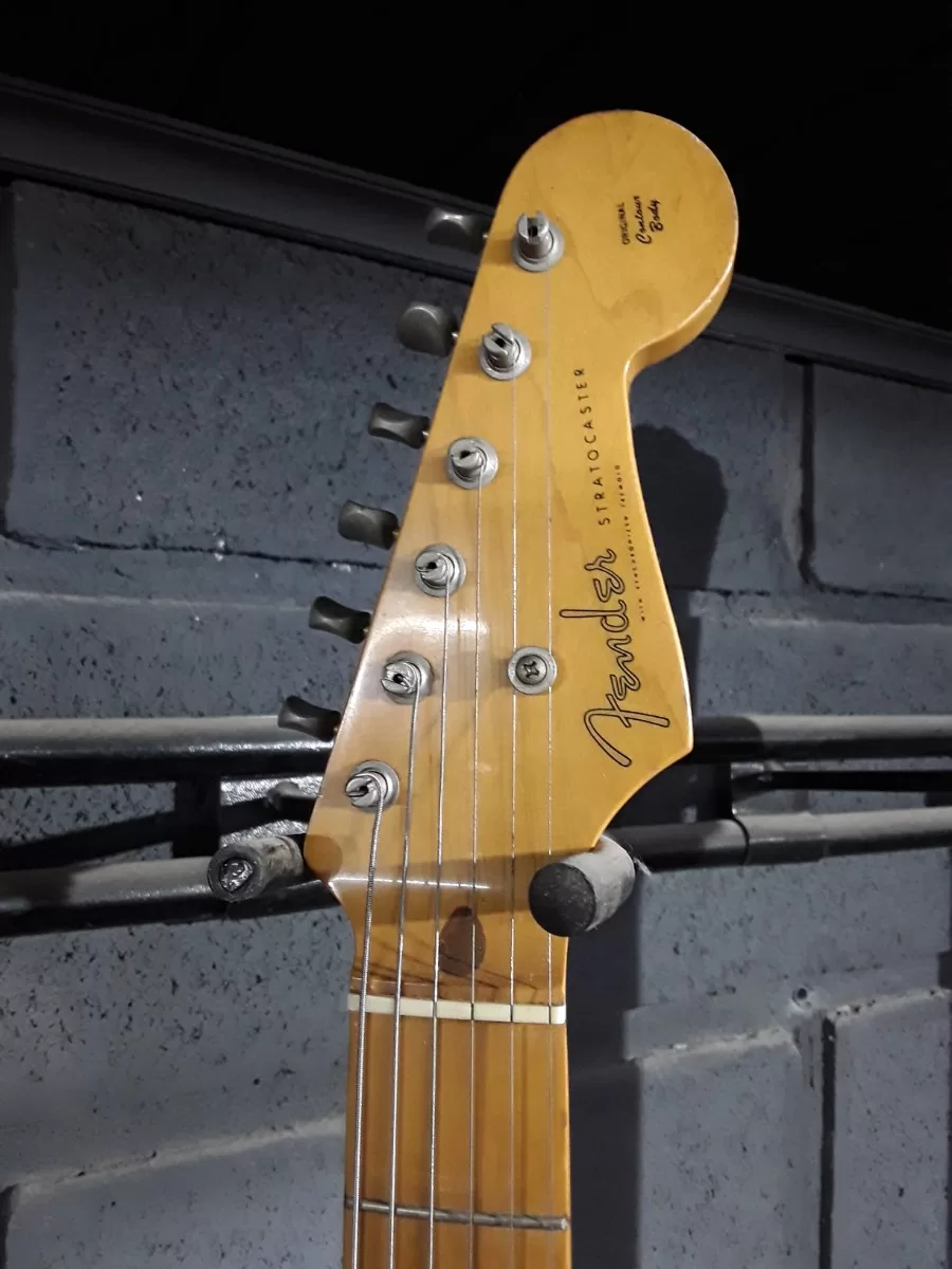 Guitarra Fender Stratocaster